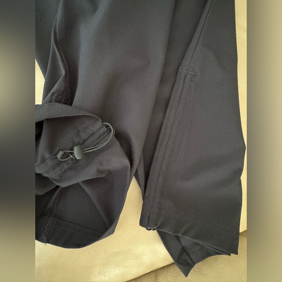 Eddie Bauer Women's Rapid Capri in Black. MSRP $64 - Picture 10 of 15